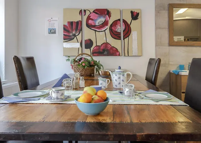 לינה וארוחת בוקר Hulleste 3*